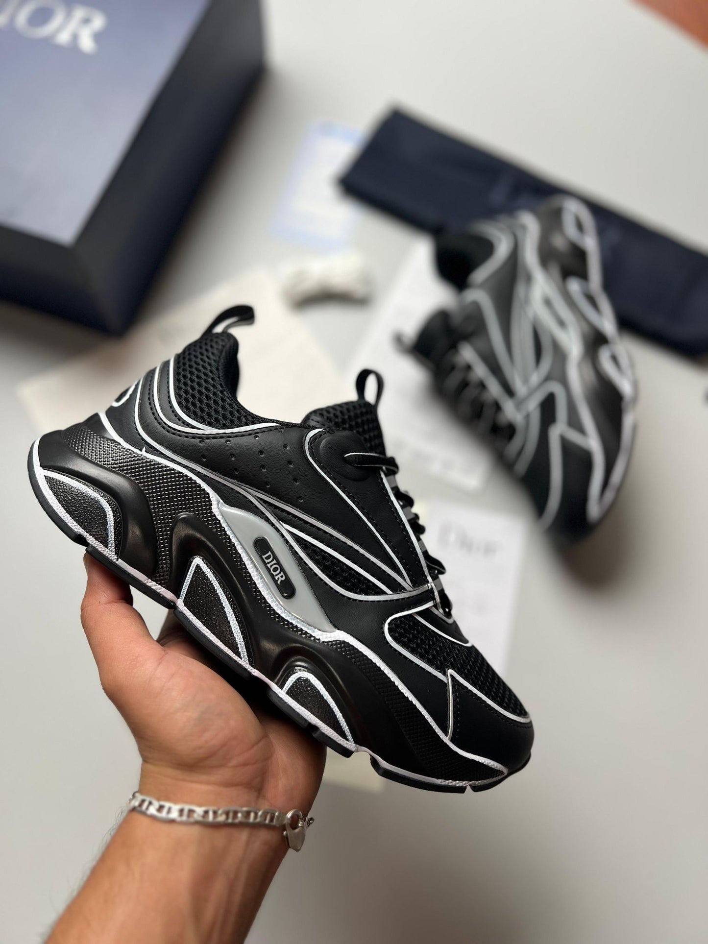 Dior B22 Black Draw