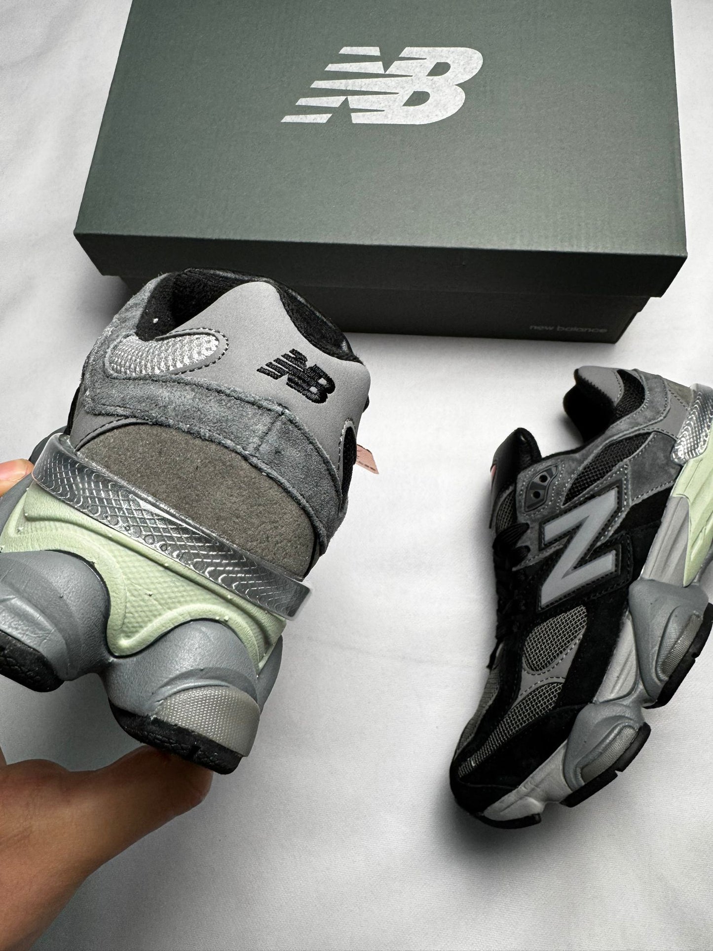 New Balance 9060 Grey
