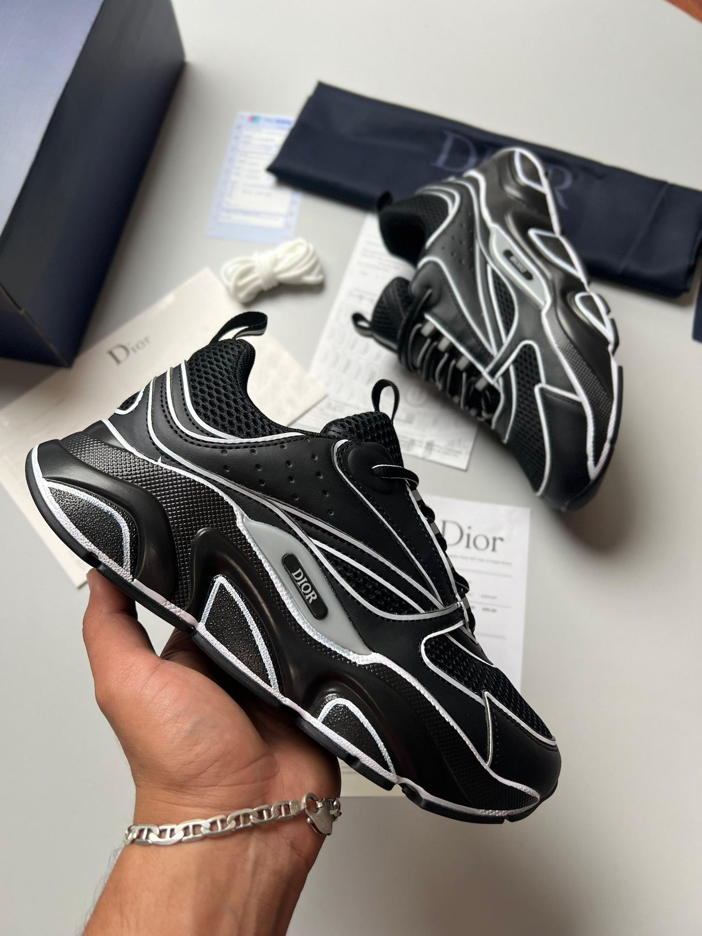 Dior B22 Black Draw
