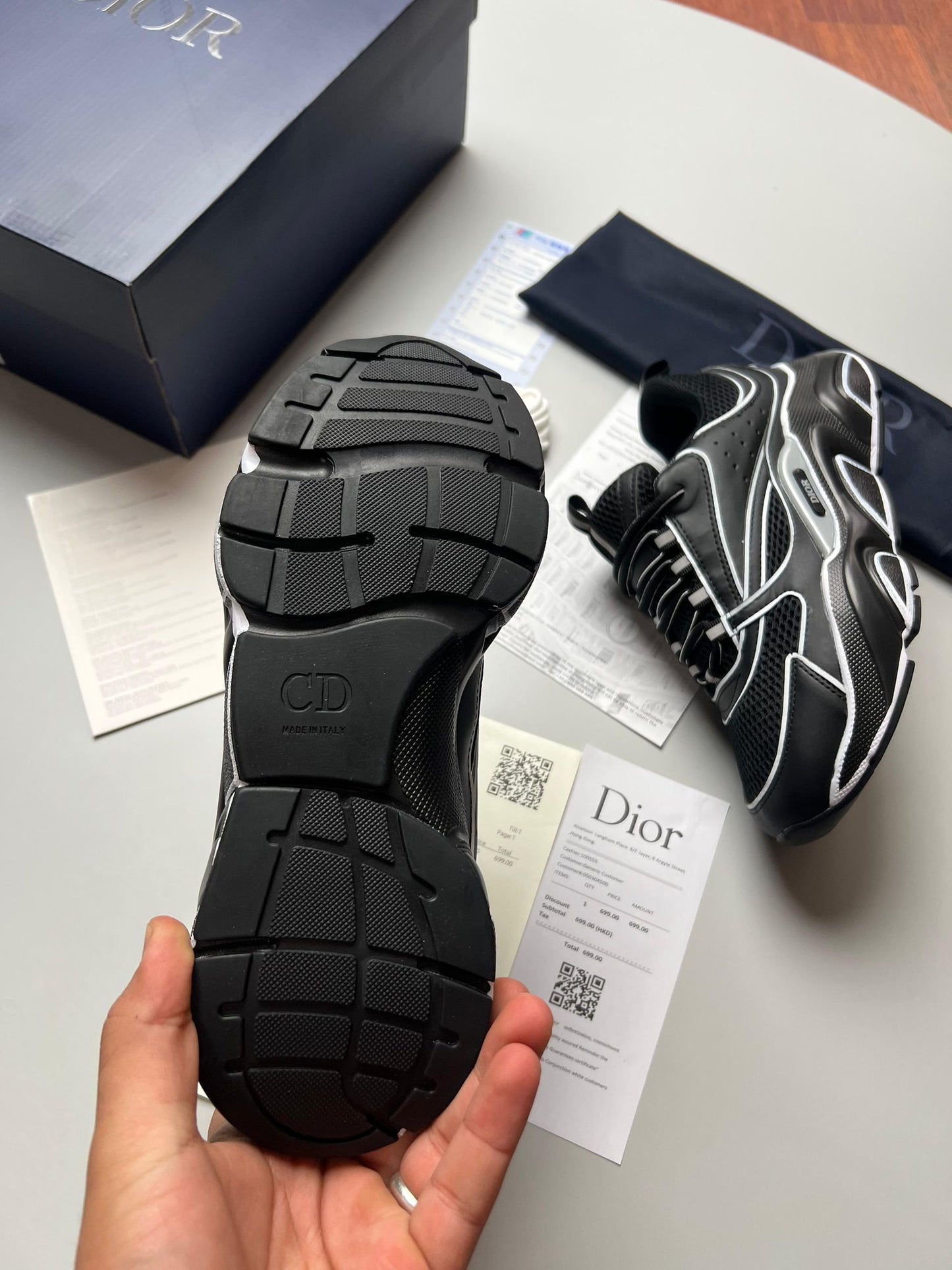 Dior B22 Black Draw