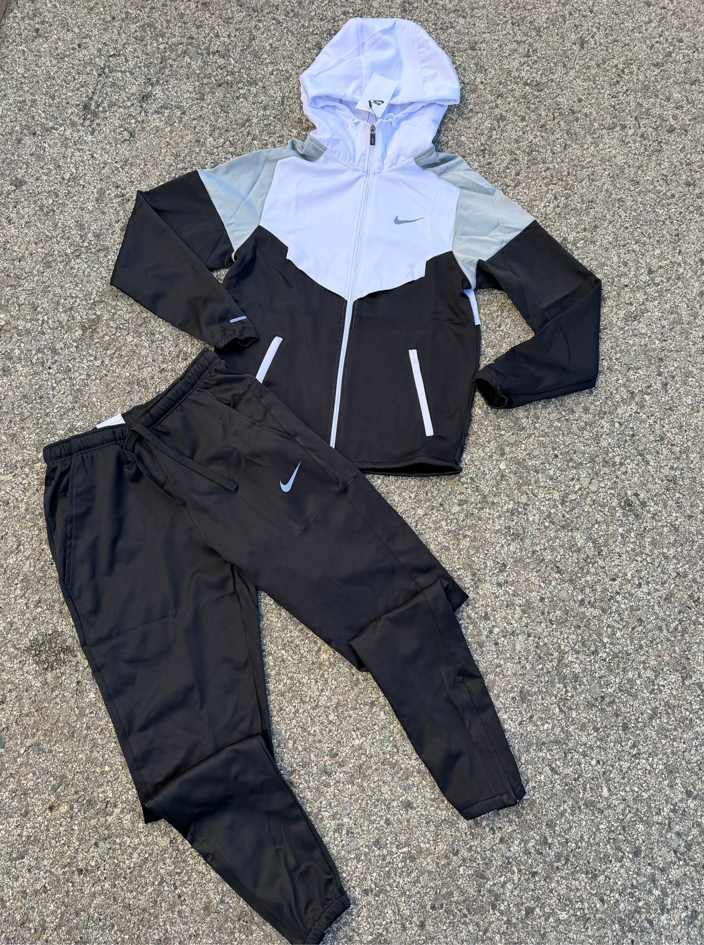 Conjunto Nike Miller Black And White