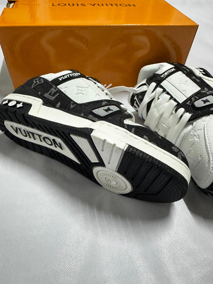 Louis Vuitton Trainer Black