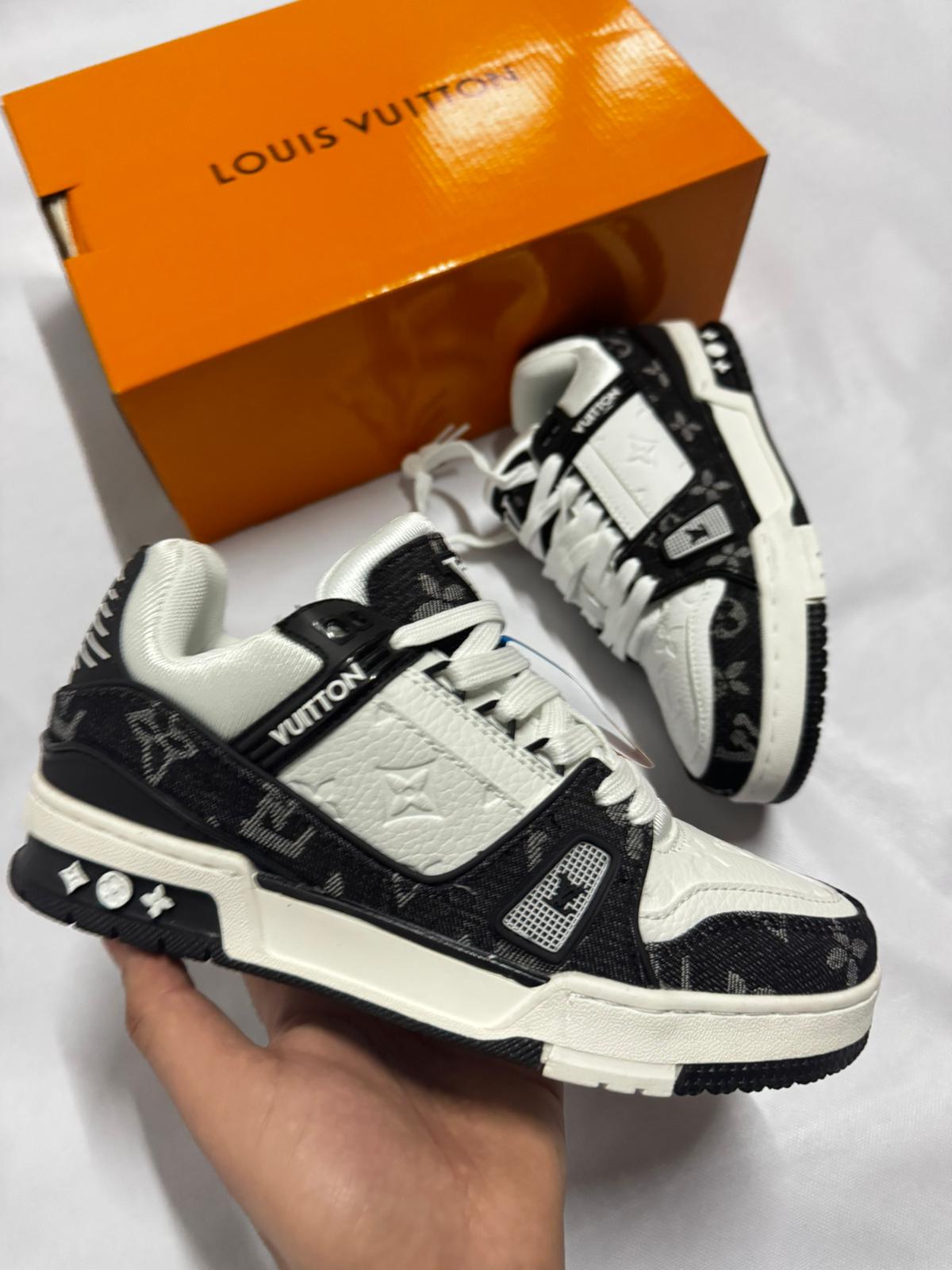 Louis Vuitton Trainer Black