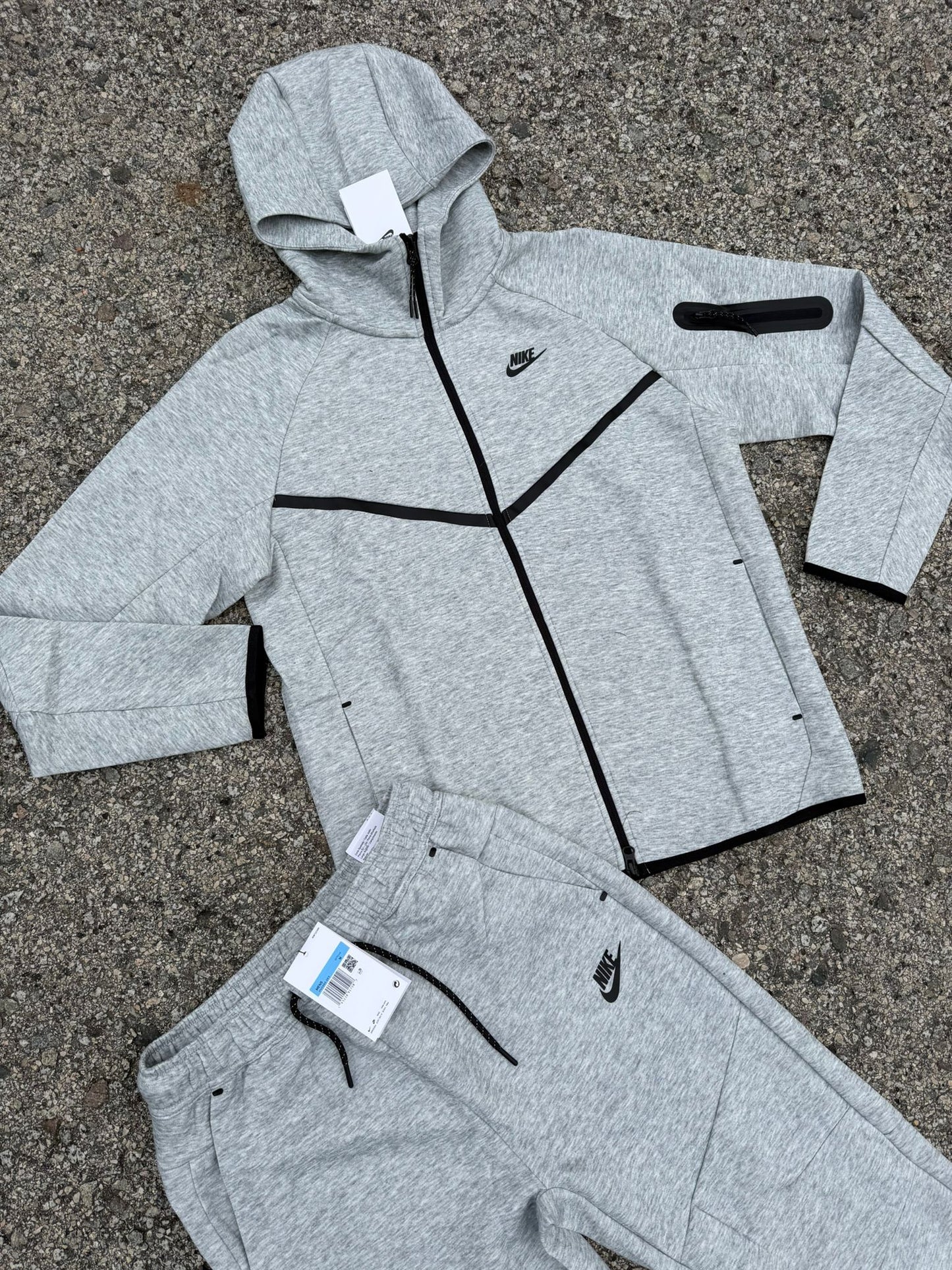 Nike Tech Fleece Gris