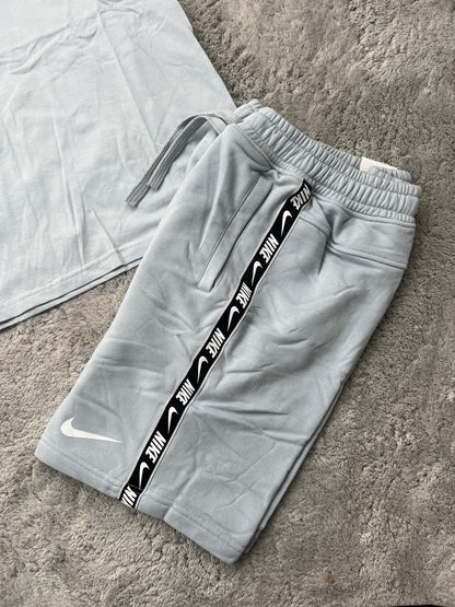 Conjunto Nike Grey