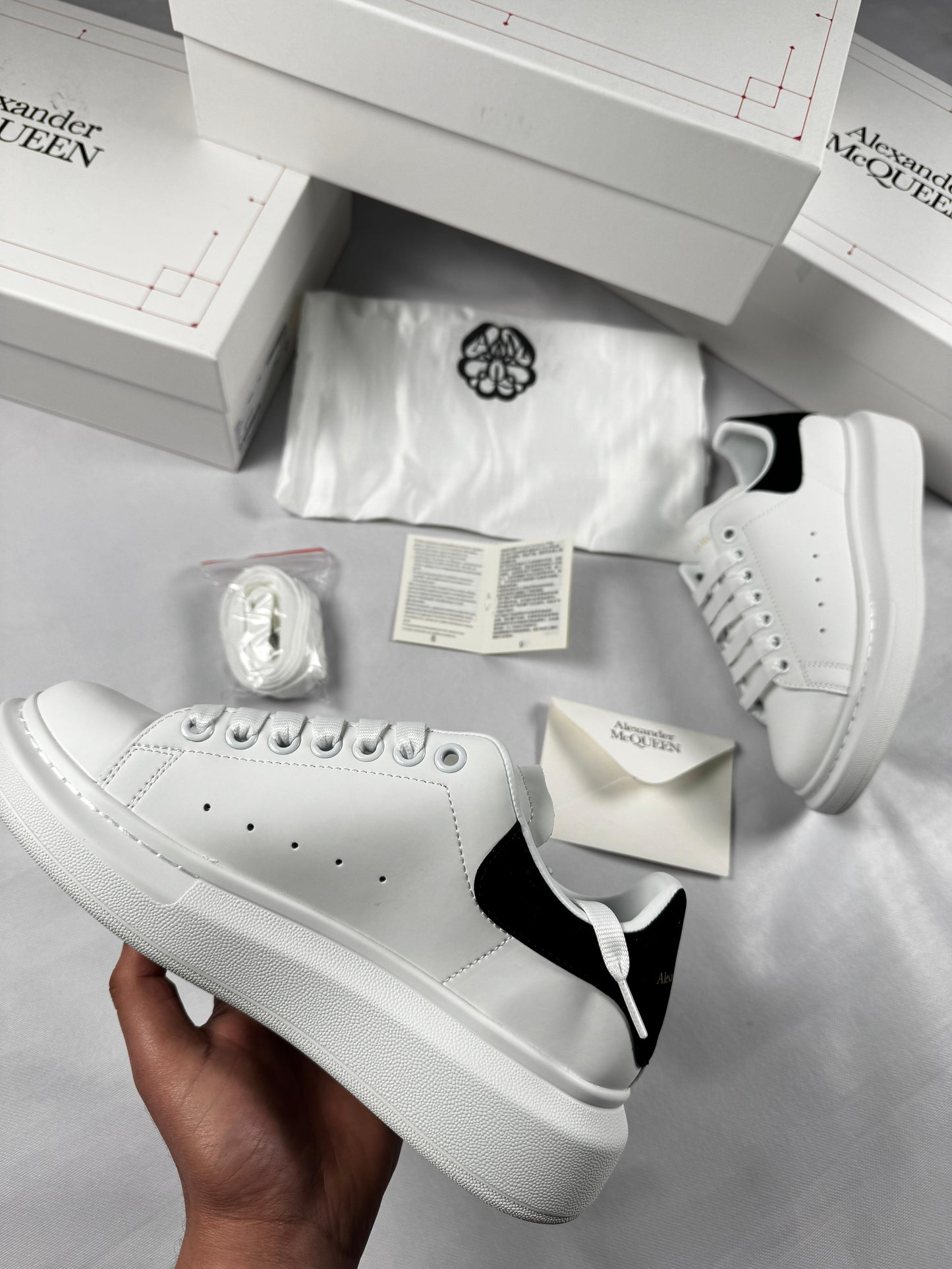 Alexander McQueen Blancas
