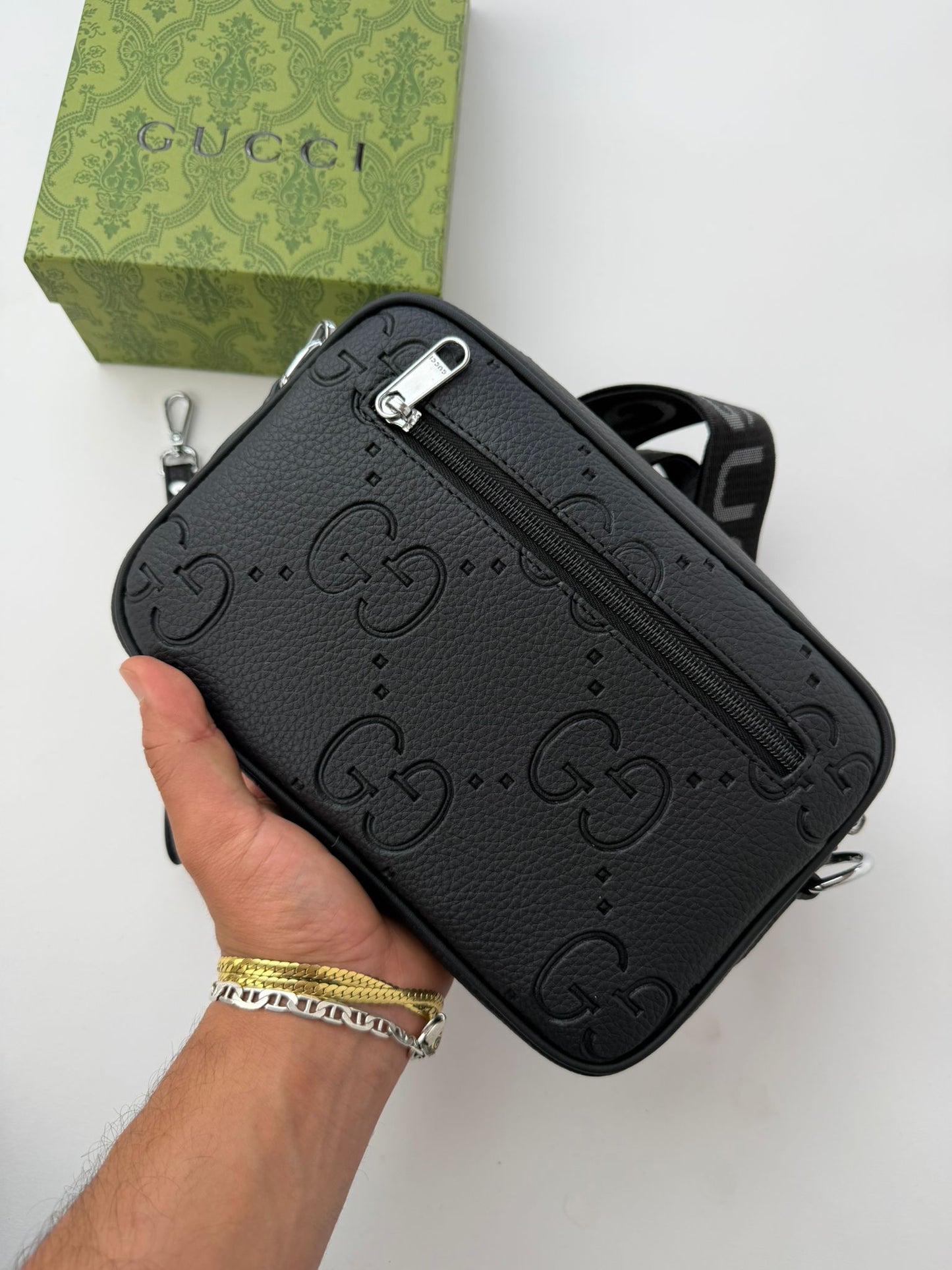 Bolso Gucci GG Embossed Mini Negro