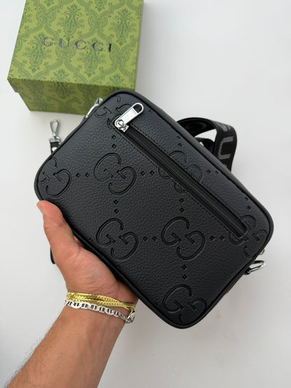 Bolso Gucci GG Embossed Mini Negro
