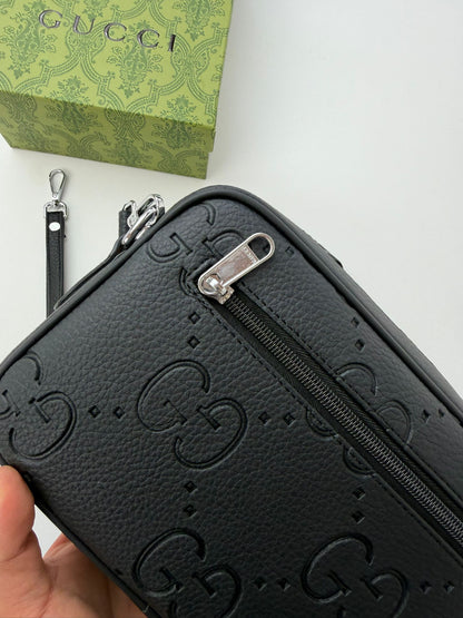 Bolso Gucci GG Embossed Mini Negro