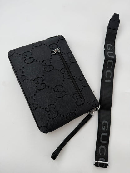 Bolso Gucci GG Embossed Messenger Negro